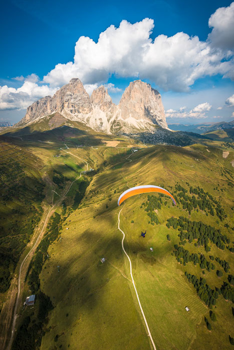 Photographer Captures Incredible Aerial Shots While Paragliding paragliding 5