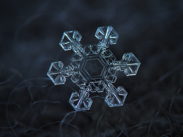 fstoppers snowflakes alexey 13 18 Unbelievable Images of Snowflakes