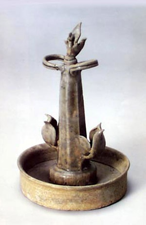 福建省博物馆藏南朝青釉莲花灯